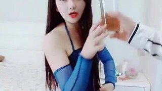 只能自己一个人看的漫画推荐【日本经典无码】宅配女僕让附近迷惑的絶叫性爱Vol.2白川麻衣 01