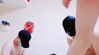 无意间发现极品巨乳网红『松果儿』被抄底偷拍 碎花性感小内 还看到晚上操她的金主土豪