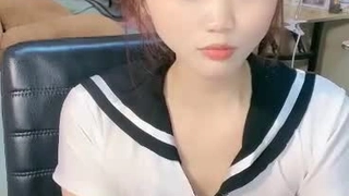 女子保健，漂亮00后研究生，来体验性福服务，极品胴体，娇喘阵阵被无套插入高潮