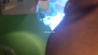 拍女友被干又可爱又骚的样子～被发现后只好罢手！